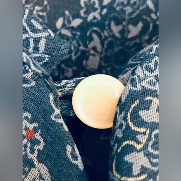 Liz Claiborne Lizwear Jeans Ruffle Front Blouse Peasant Sleeves Size M - Picture 5 of 8